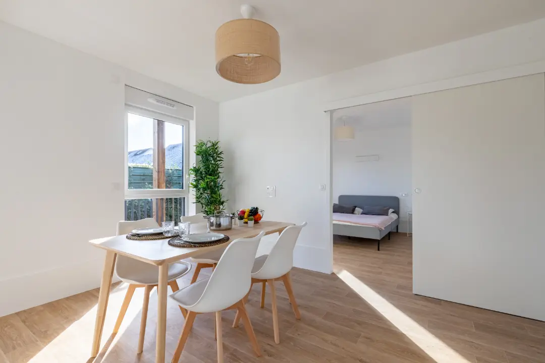 Séjour meublé d'un appartement Mobicap à Louviers