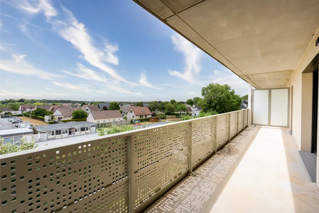 Terrasse privative d'un appartement Mobicap à Caen