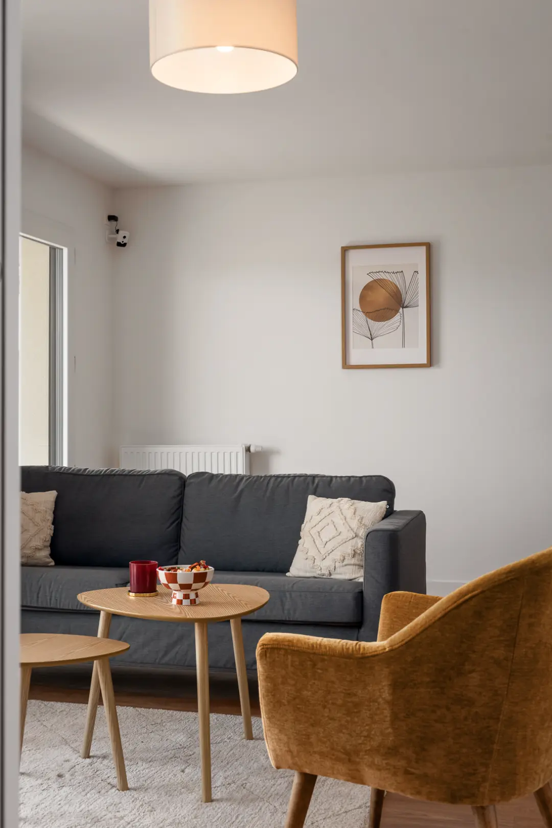 Séjour d'un appartement Mobicap à Caen avec canapé