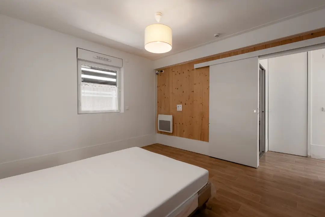 Chambre meublée d'un appartement Mobicap à Abbeville