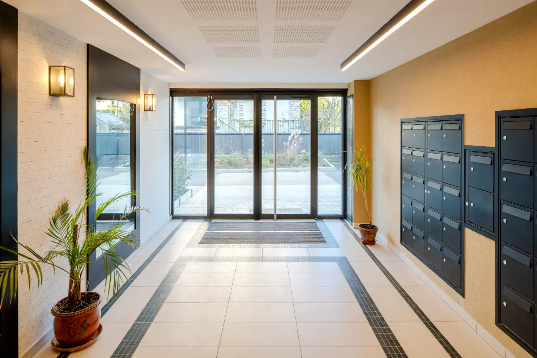 Hall d'entrée sécurisé pour seniors et personnes à mobilité réduite, Mobicap Dijon