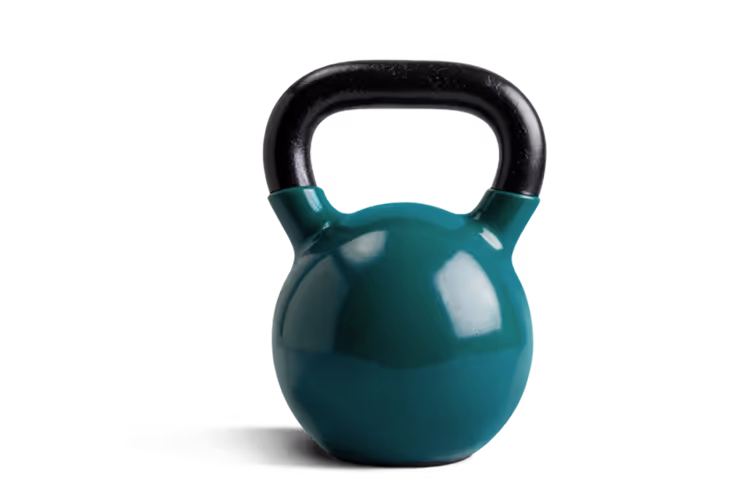 Grüne Kettlebell mit schwarzem Griff vor türkisfarbenem Hintergrund.