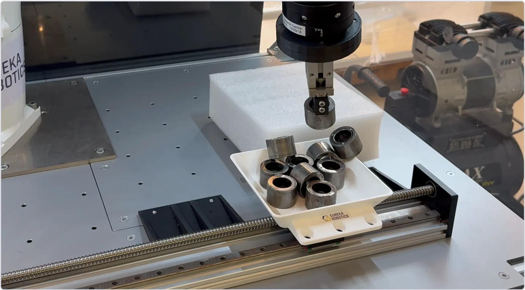 3D bin picking
with an afternoon of setup
