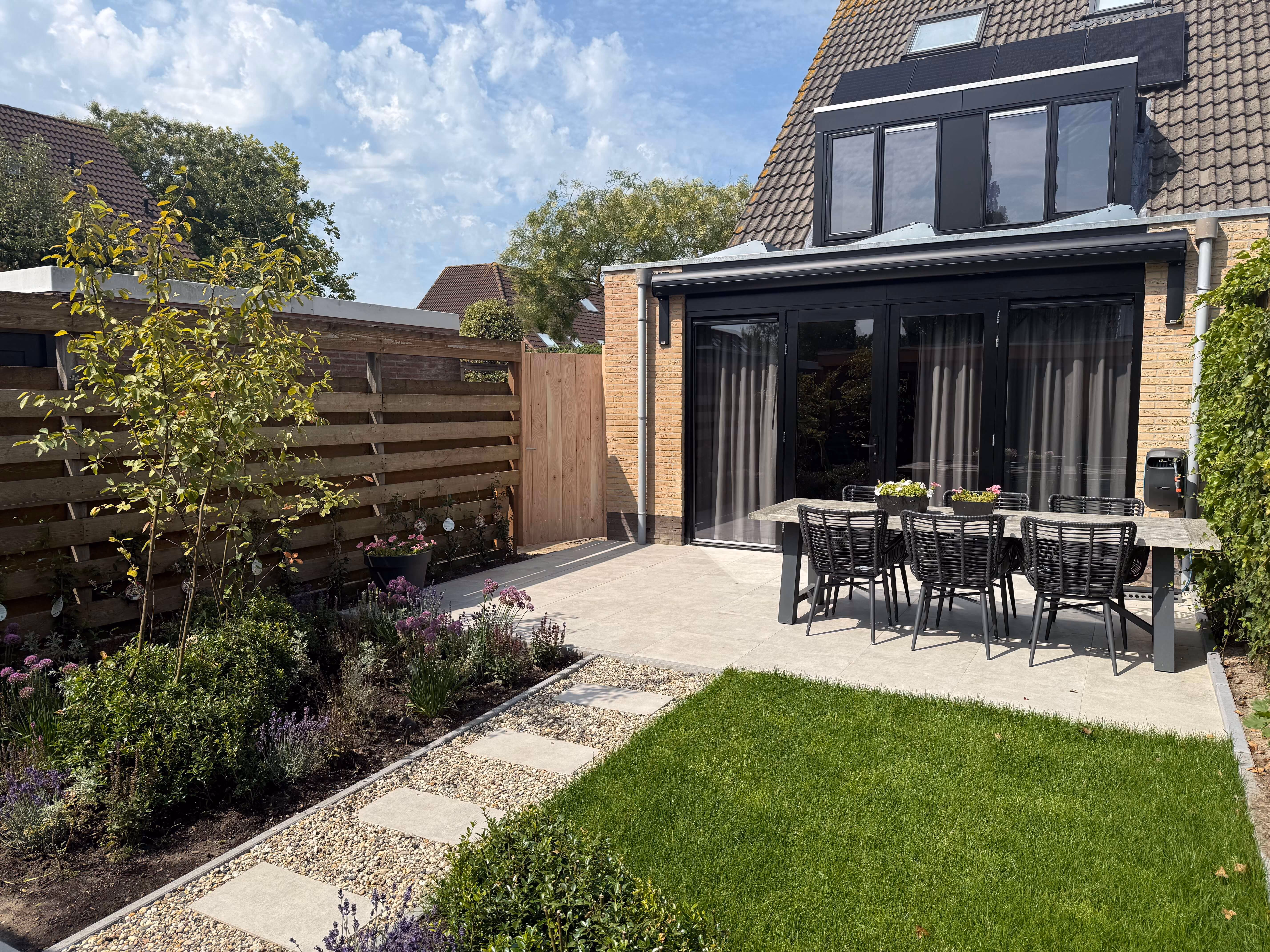 Moderne tuin met karakter