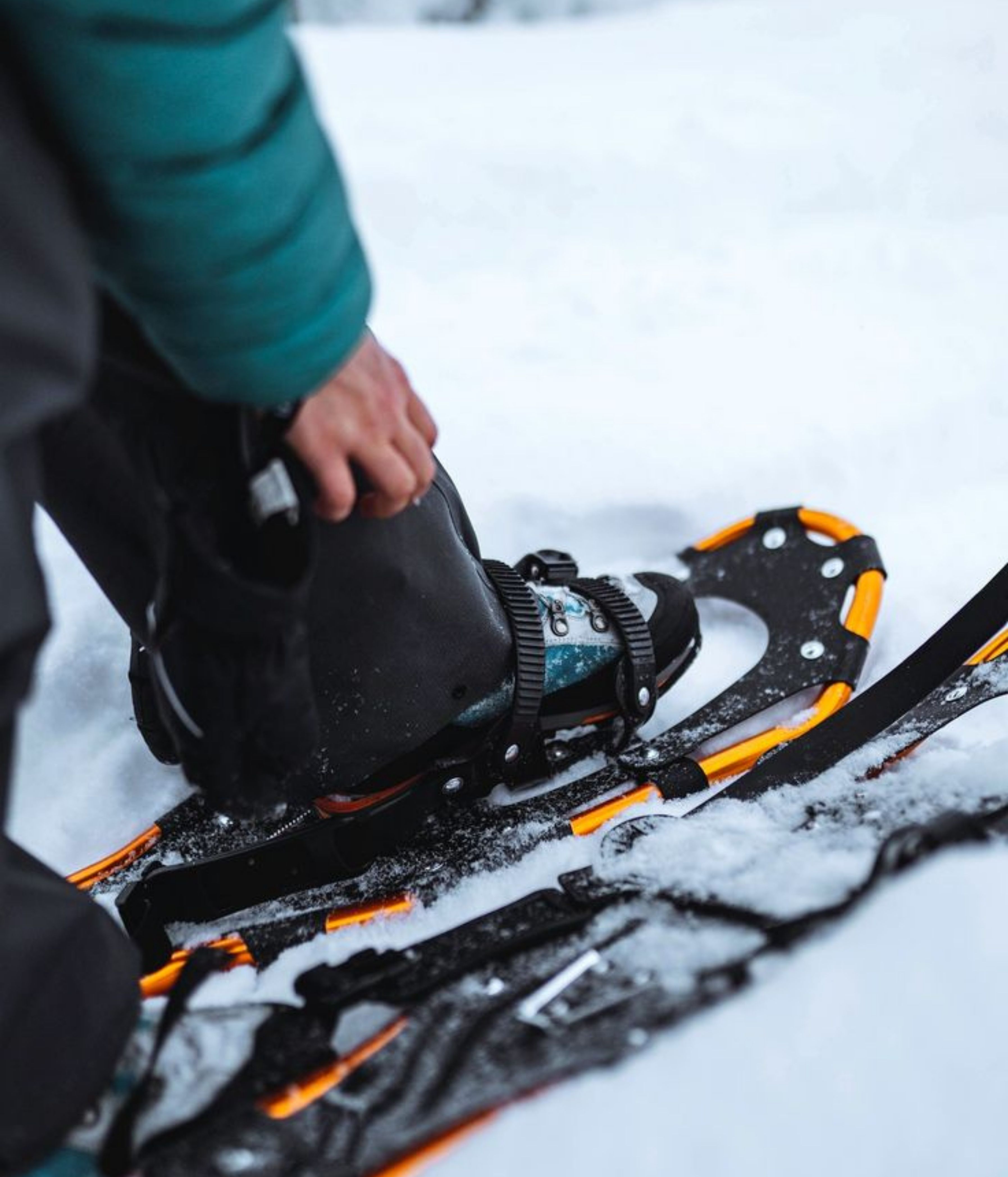 Plat savoyard traditionnel servi au coin du feu au Refuge Chez La Tante — Megève.