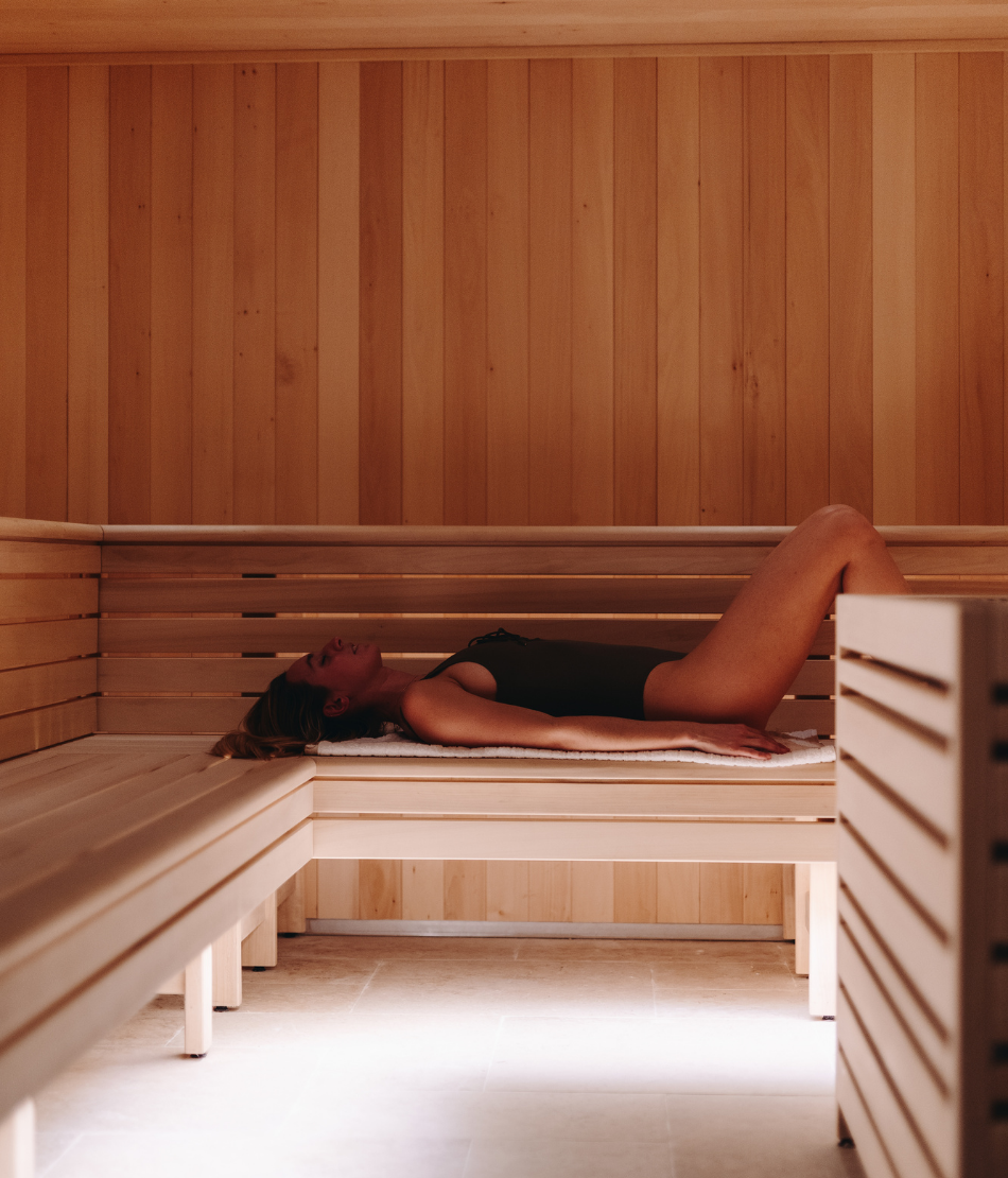 Moment de détente dans le sauna du Refuge Chez la Tante — Saint-Gervais-les-Bains. 