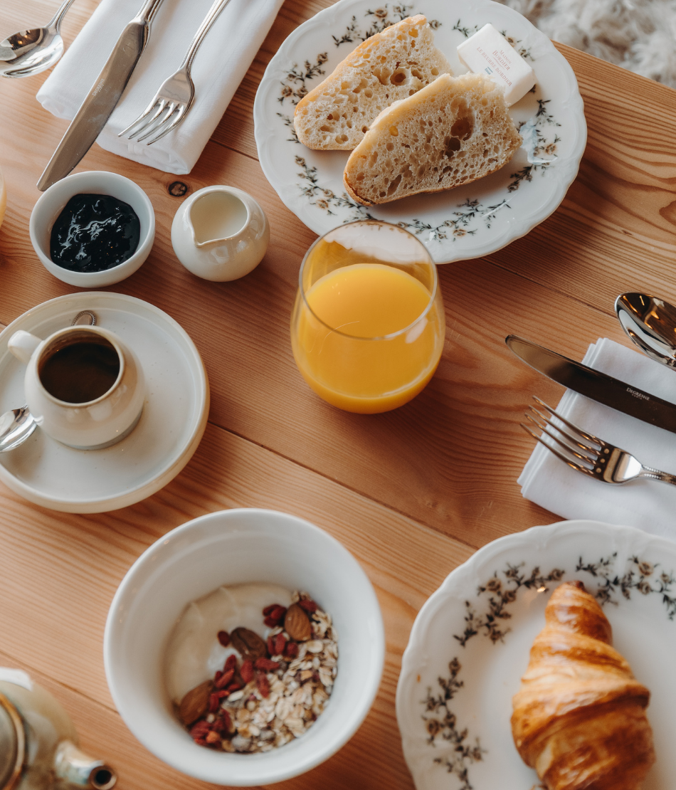 Petit-déjeuner servi au Refuge Chez La Tante — Saint-Gervais-les-Bains.