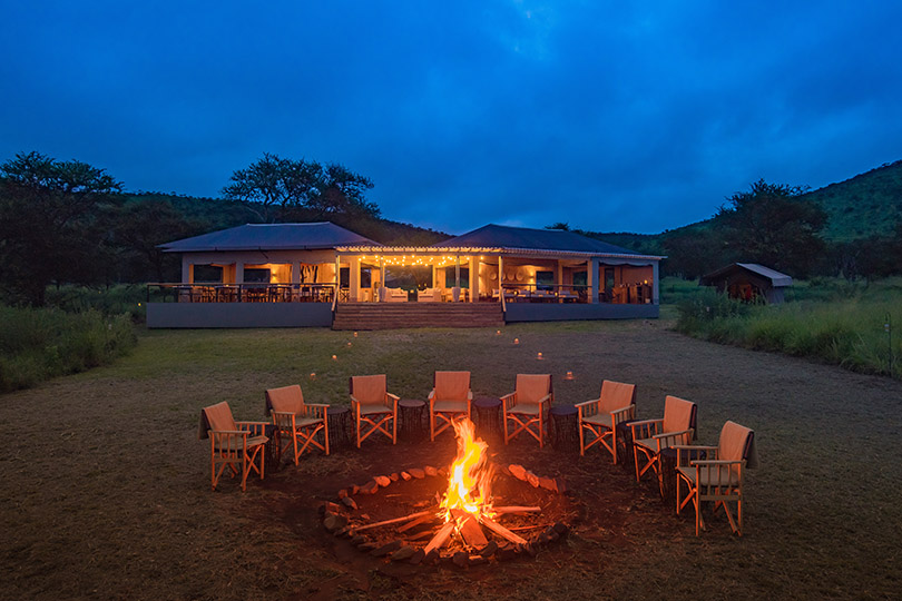 Dunia Camp, main lodge area