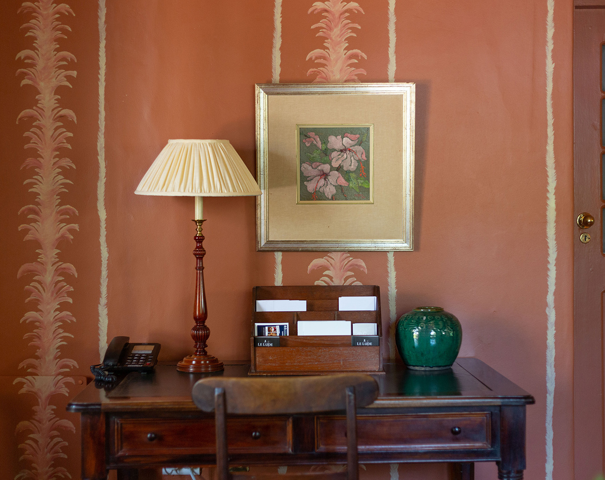 Table Foyer