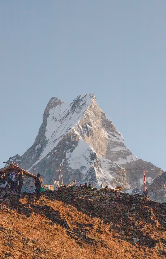 Sommet enneigé de l’Ama Dablam au Népal.