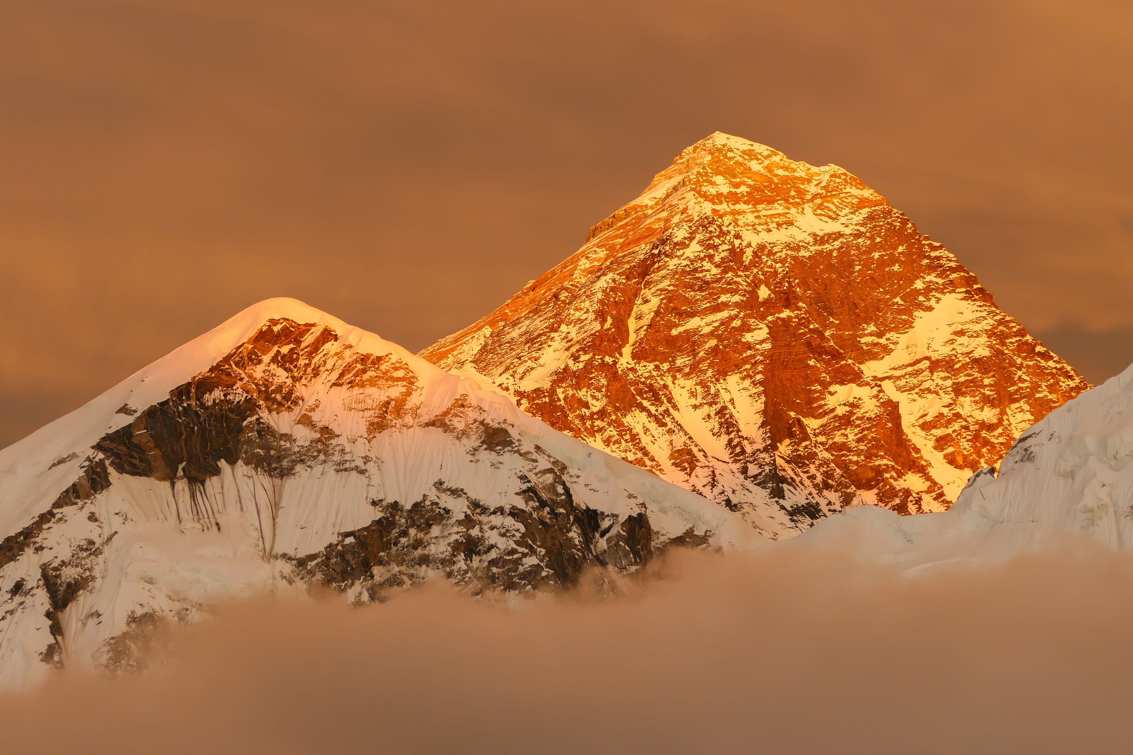 Coucher de soleil sur l'Everest.