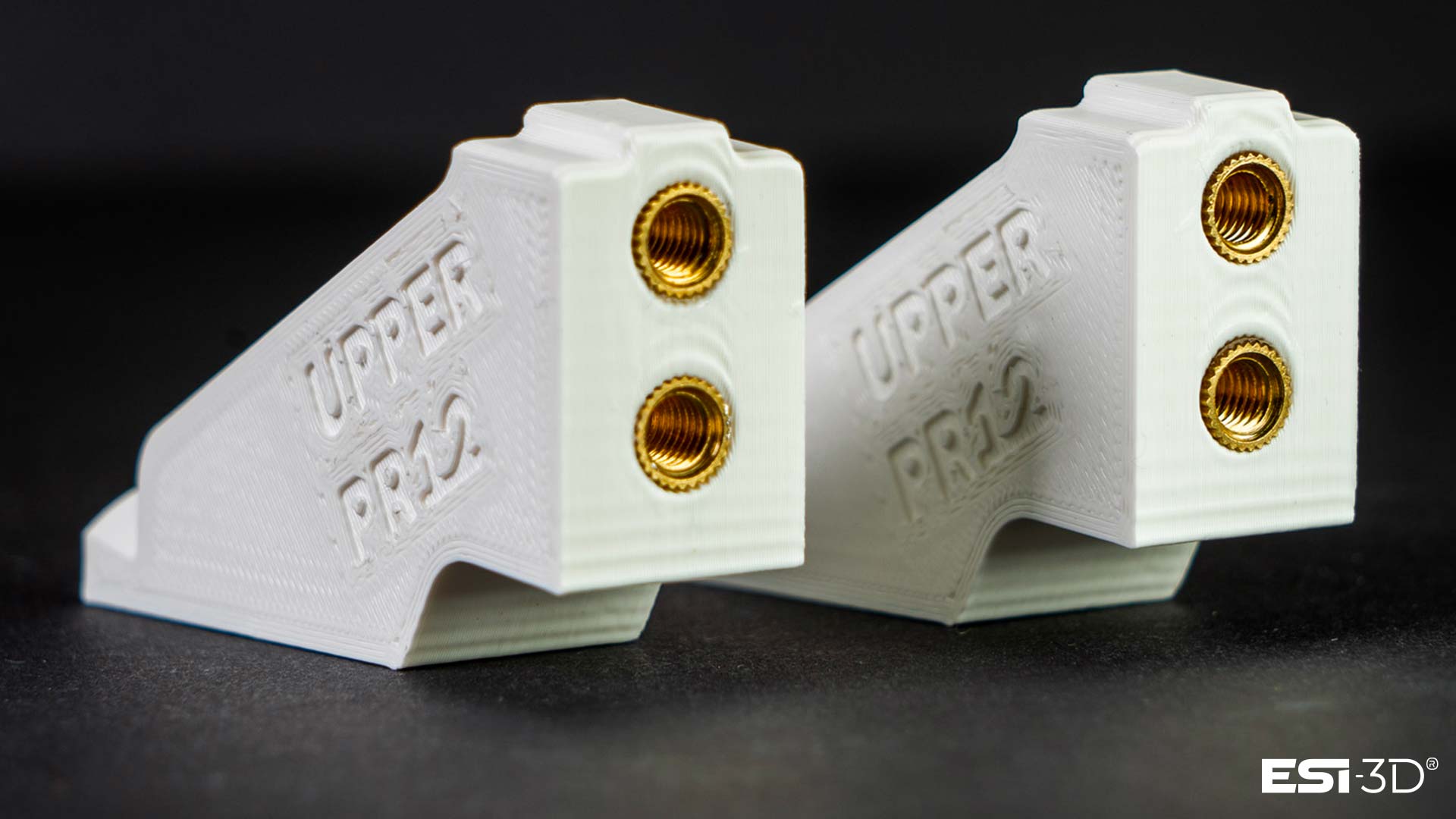 Mors de préhension imprimés en 3D en PETG blanc avec inserts filetés en laiton, pour usage robotique industriel