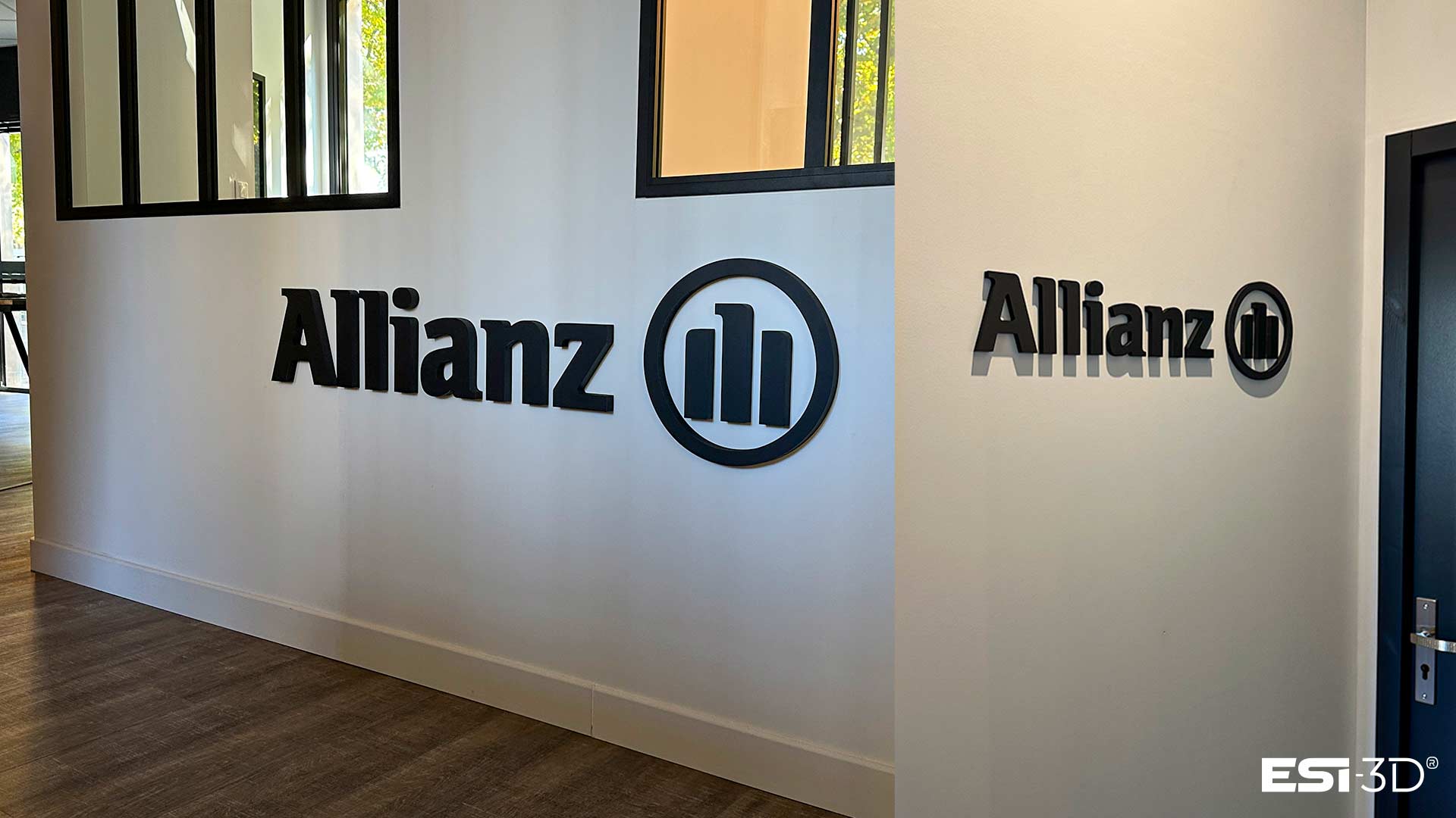 Enseigne commerciale Allianz réalisée en PVC expansé M1 par usinage CNC avec post-traitement par laquage