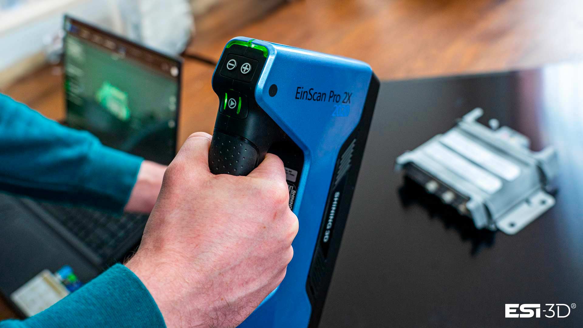 Utilisation d’un scanner 3D pour numériser une pièce technique industrielle avant reproduction par impression 3D