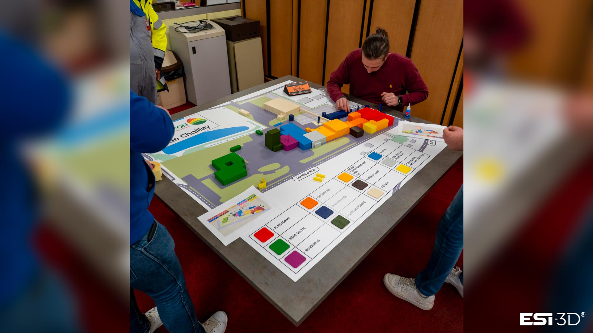 Équipe ESI-3D installation maquette industrielle grand format chez PULKON DUC