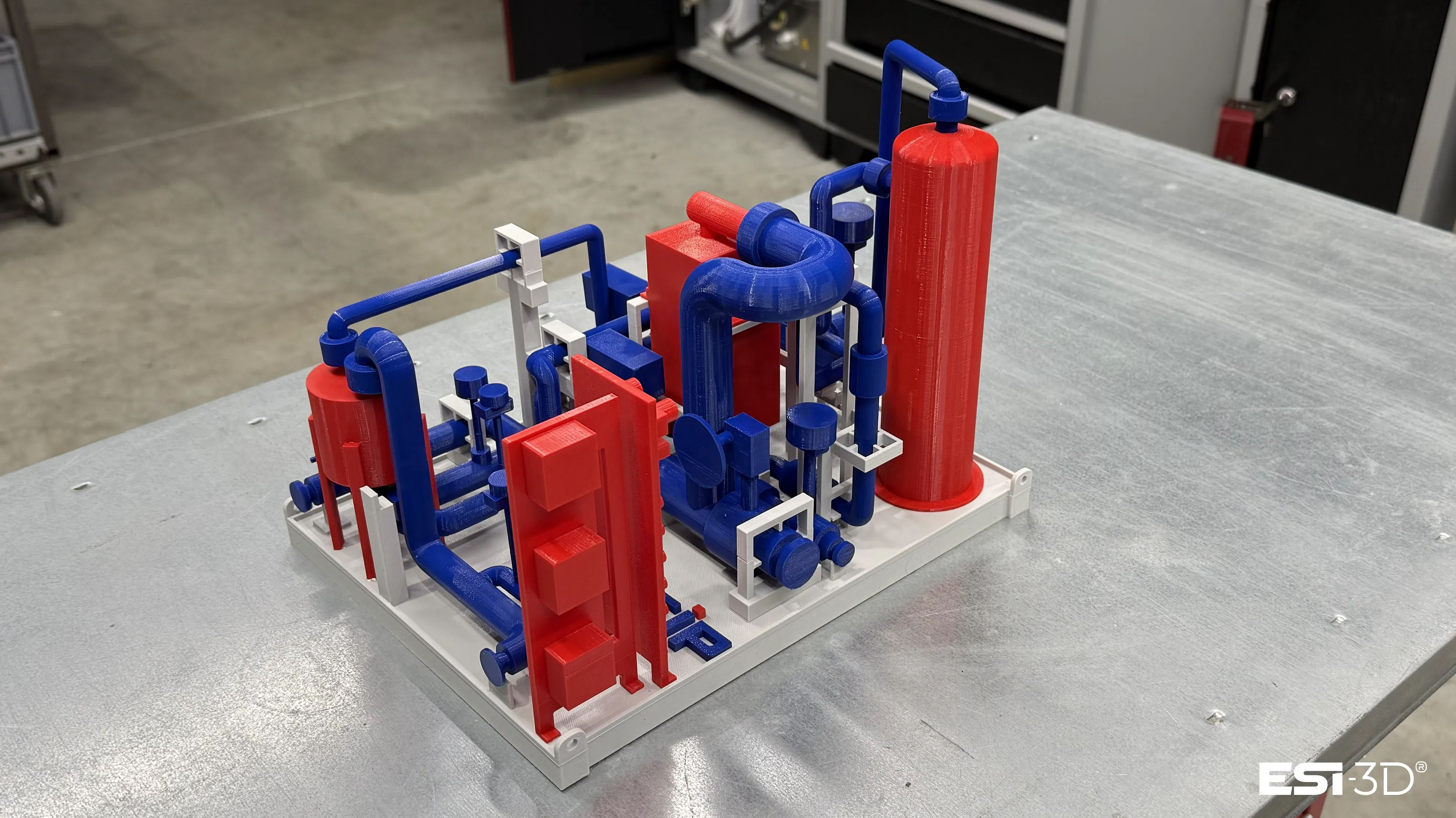 Maquette de site de production réalisée à partir de données CAO grâce à l’impression 3D FDM, à l’usinage CNC et aux procédés de fabrication numérique pour la communication industrielle et les présentations techniques.