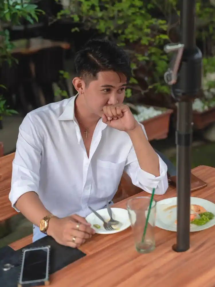 Burping after eating