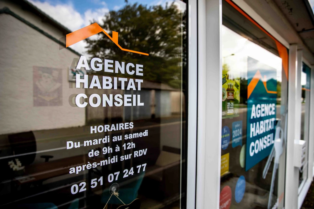vitrine de l'agence habitat conseil