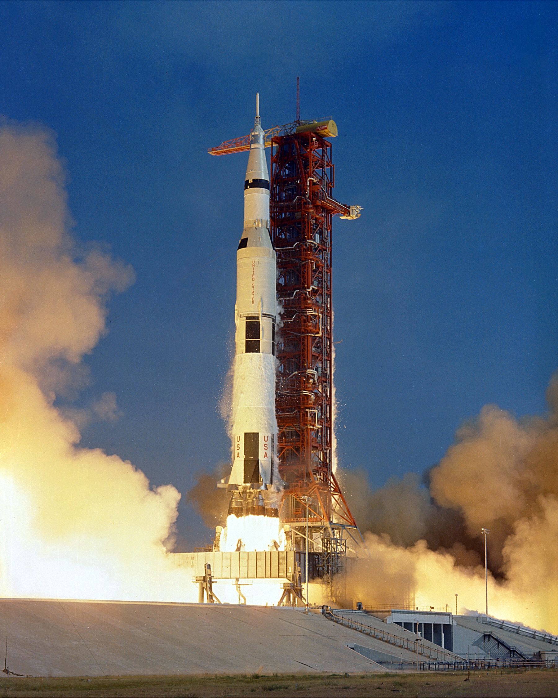 Apollo 11 Saturn V lifting off from Launch Complex 39A on 16 July 1969.