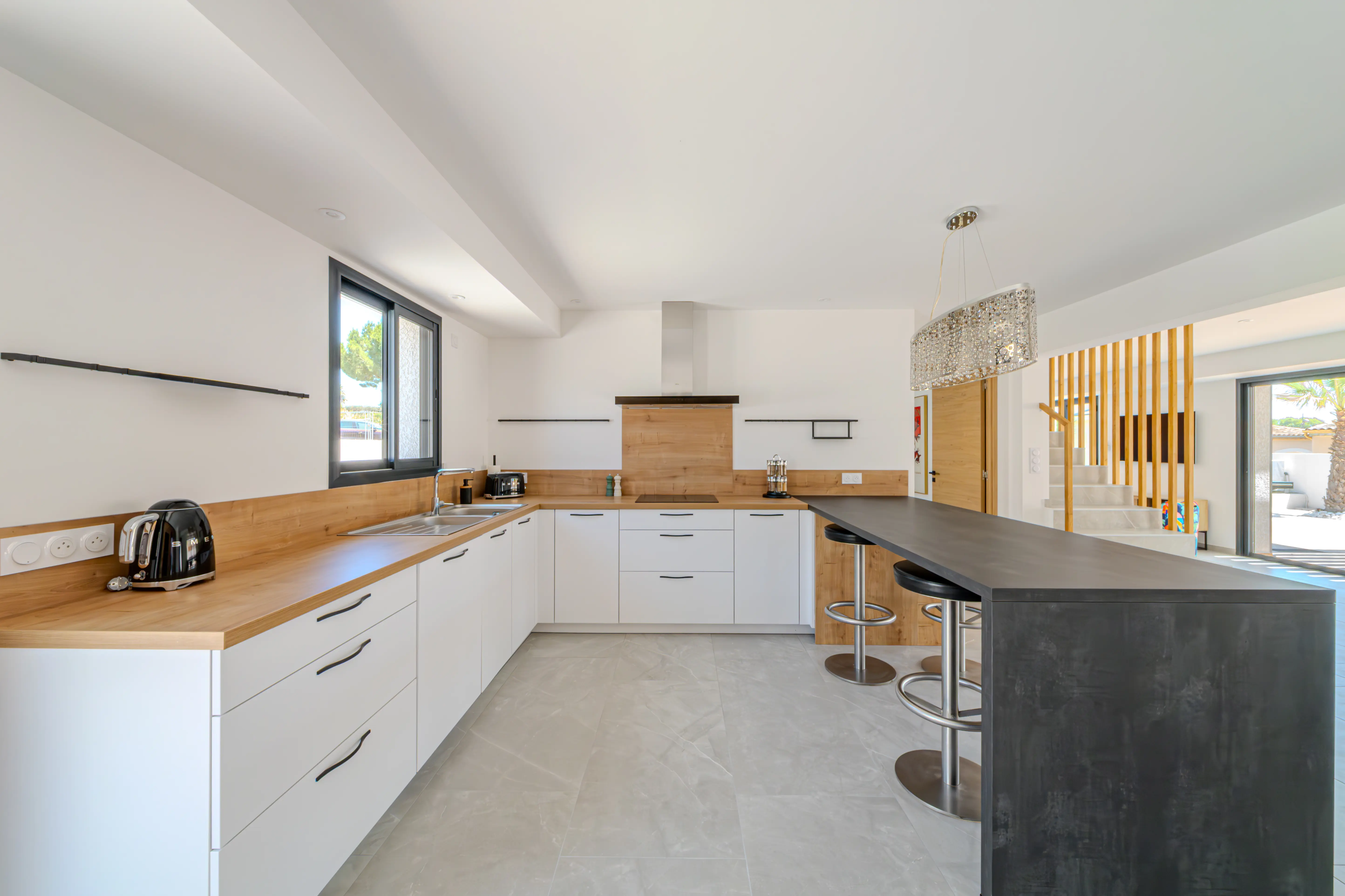 A picture of the kitchen of the Villa Galinier.