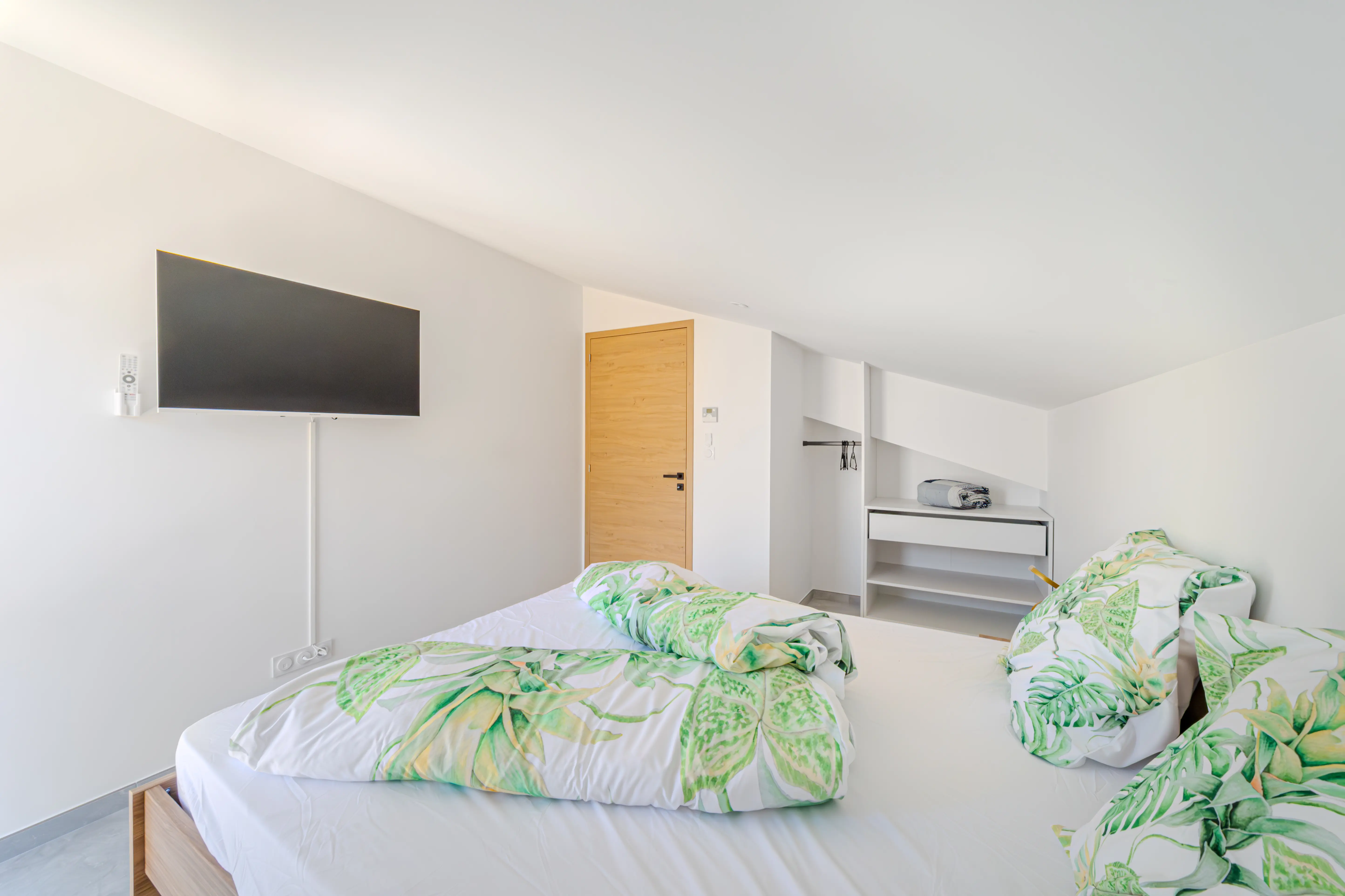 A picture of one of the double room of the Villa Galinier.