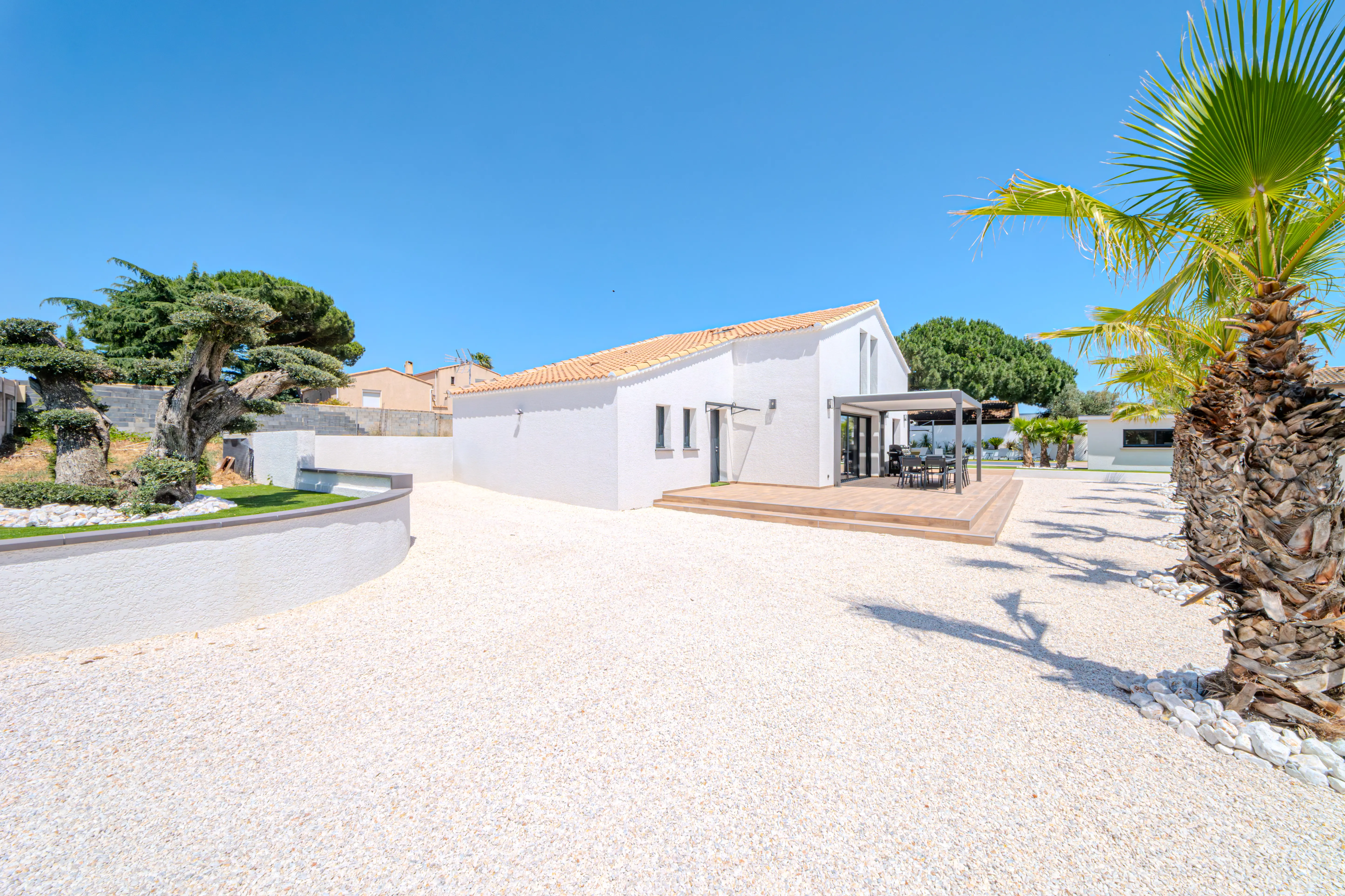 The view when you arrive at the Villa Galinier.