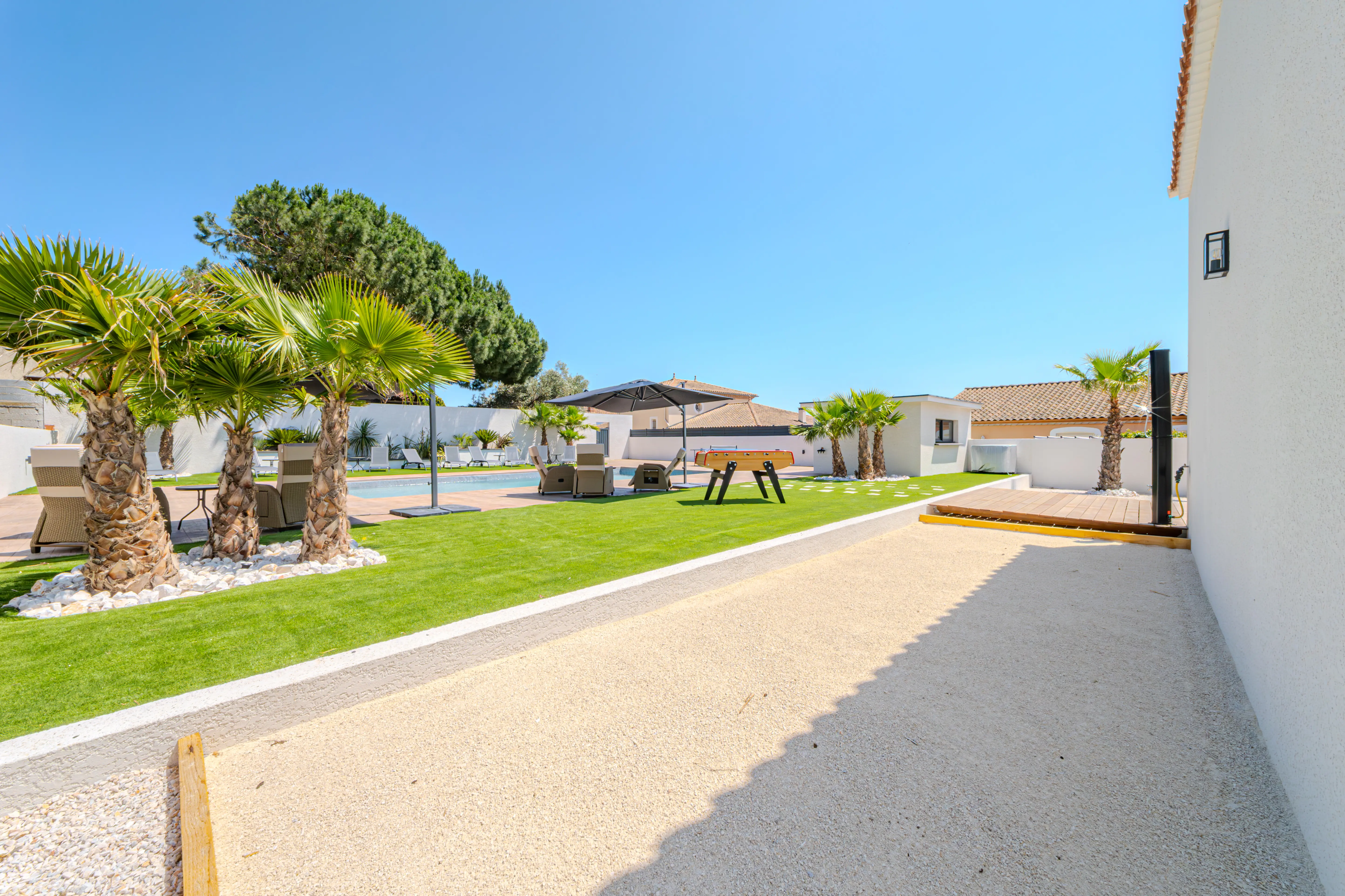 A picture of the back of the Villa Galinier.