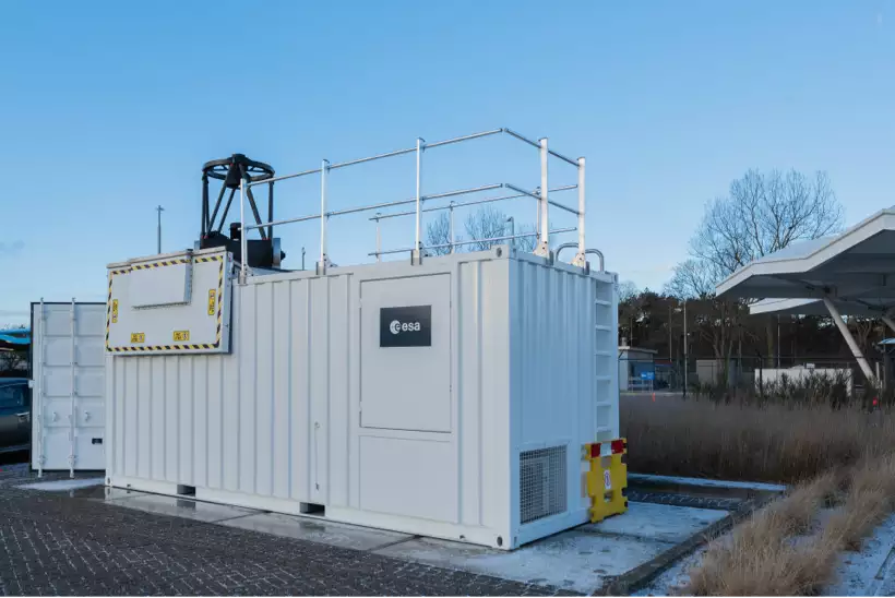 ESA Control Room & Vibration-Free Lifting Platform