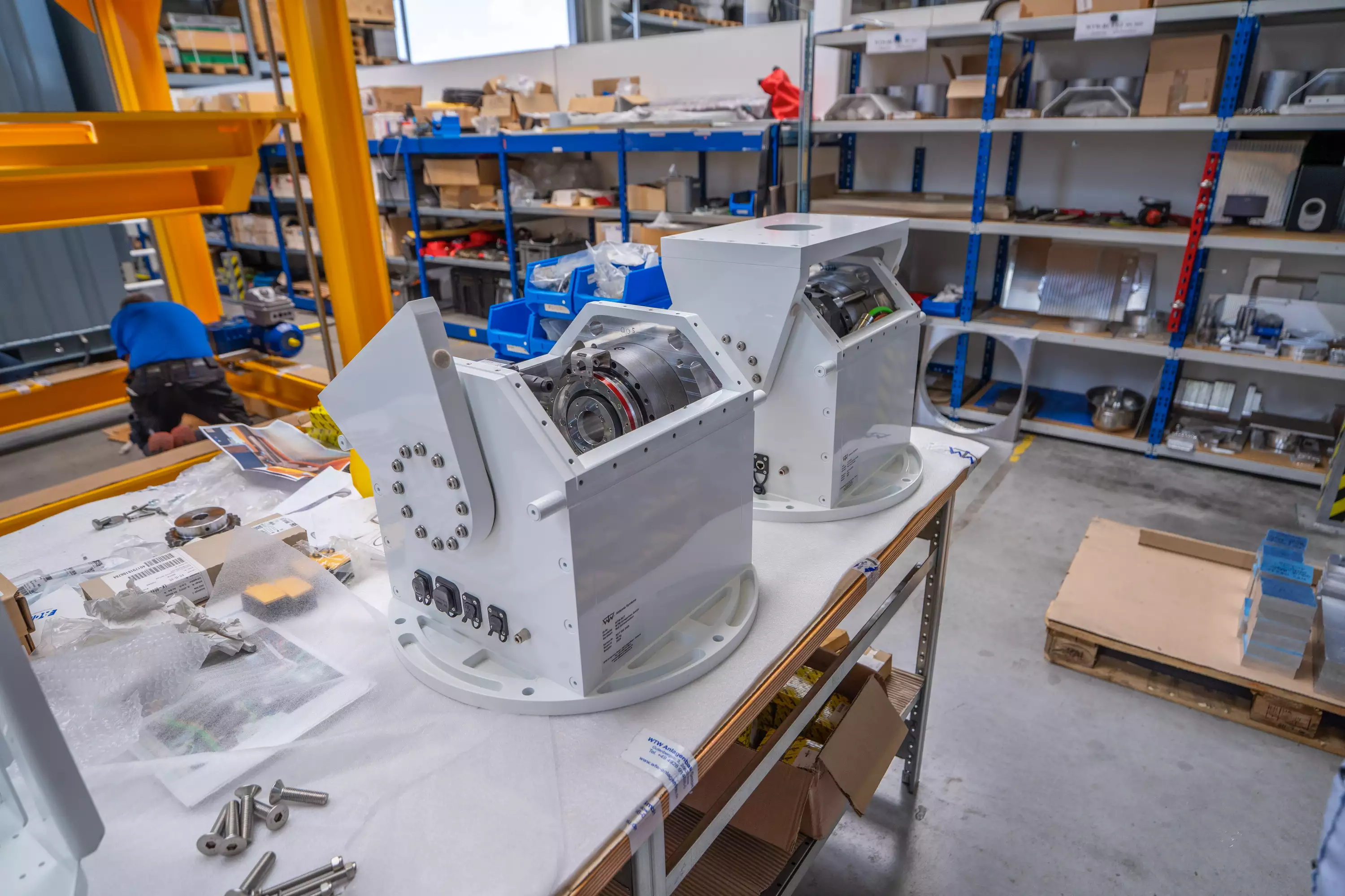 Assembly of a WTW-RCT-G2 1‑Axis Roll Compensator in  the workshop