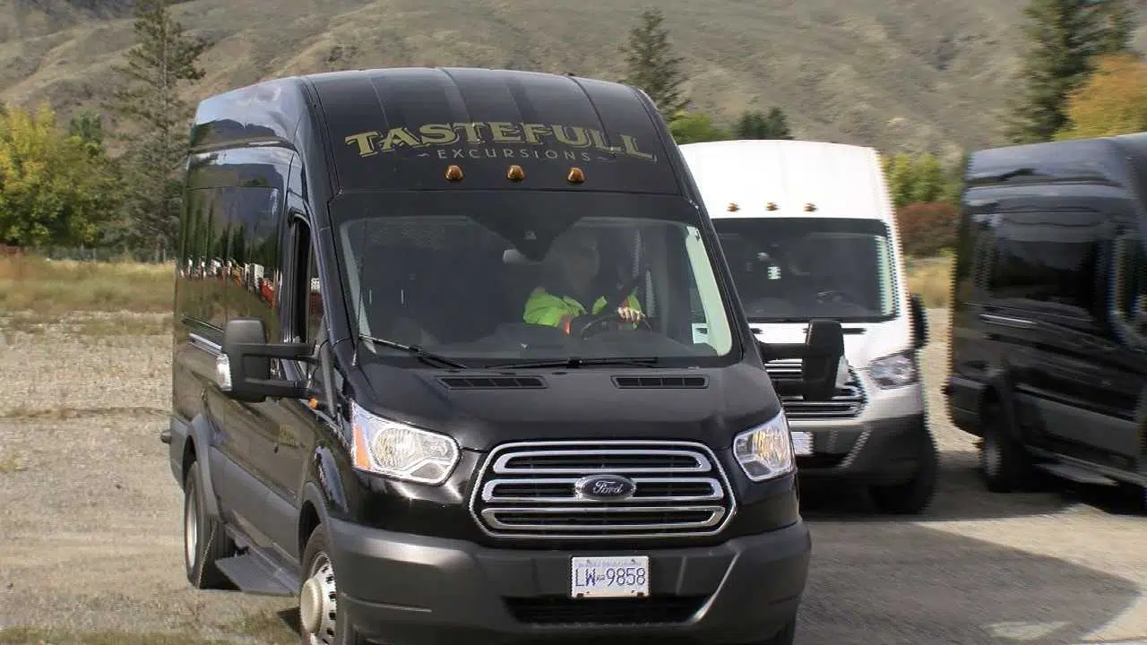 Family in Tastefull Excursion bus