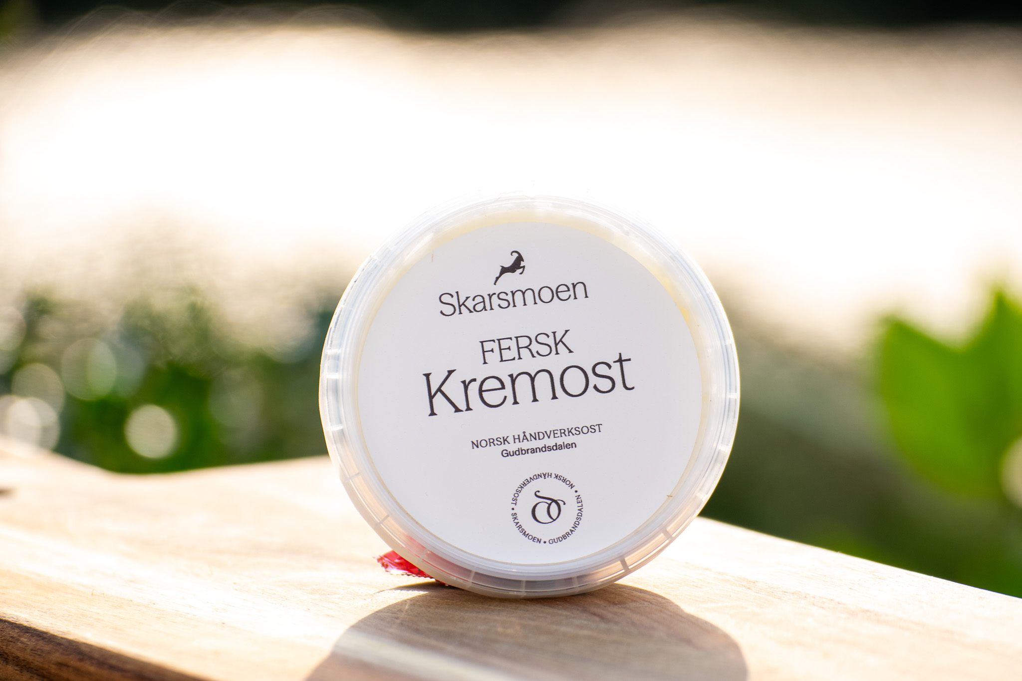 Silkemyk fersk kremost fra Skarsmoen Gård