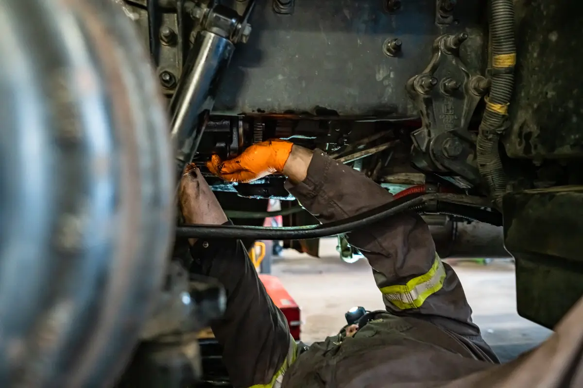 Diesel mechanic provides truck repair in Moses Lake, WA