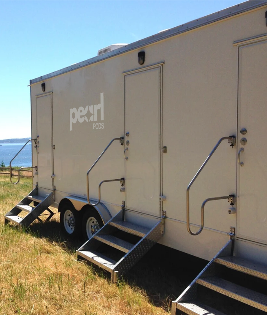 An image of Pearl Pod's Luxury Restroom Trailer