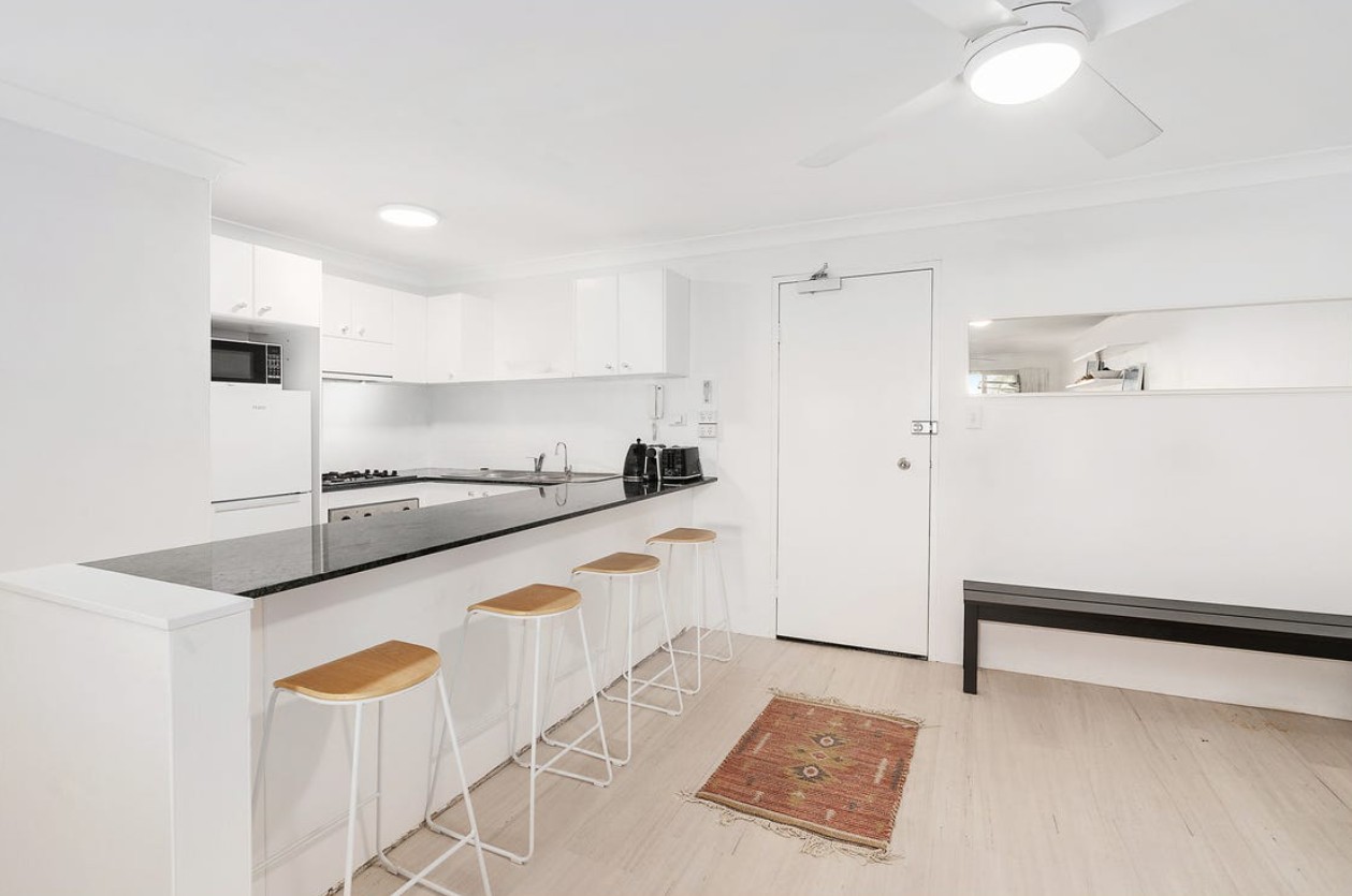 8/13 Lagoon Street, Narrabeen