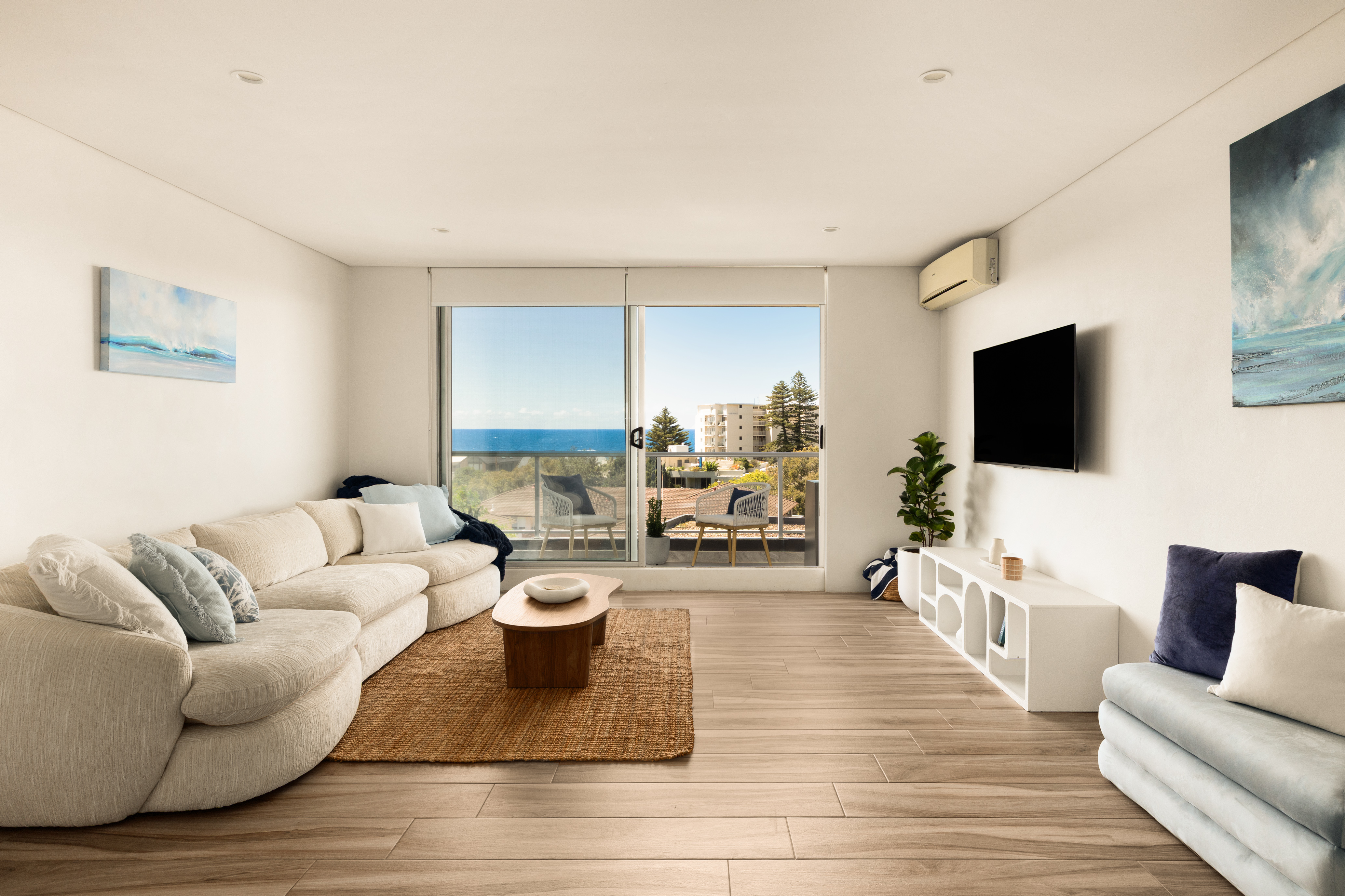 11/15 Frazer Street, Collaroy