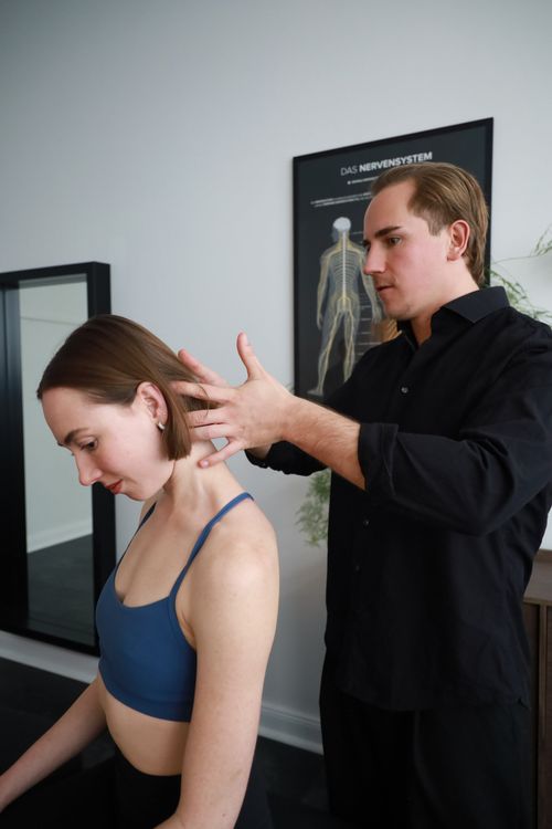 Wie Chiropraktik bei chronischer Migräne helfen kann.