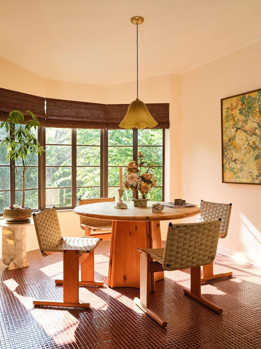 Peach color dining room