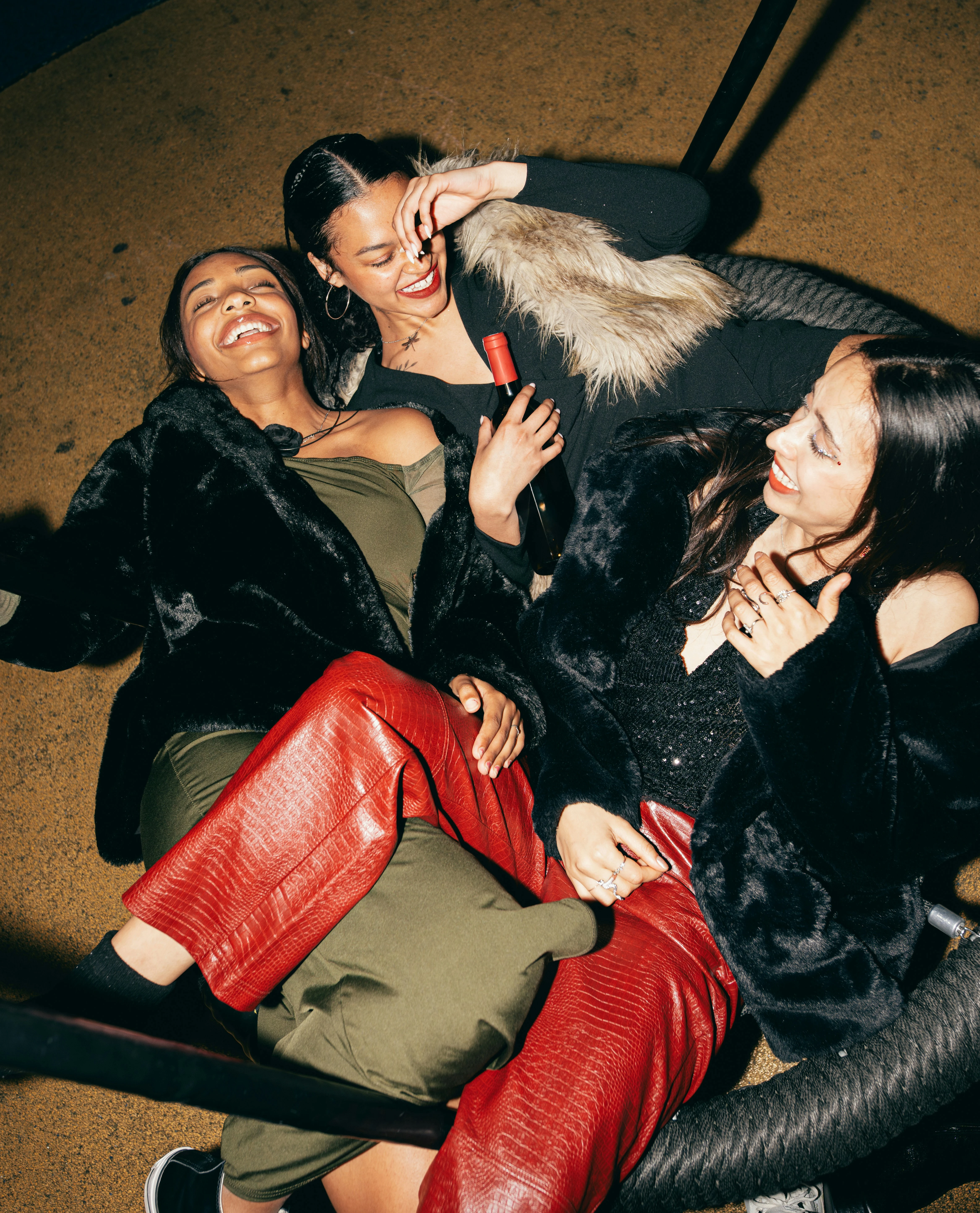 Dematerialized member styling an outfit