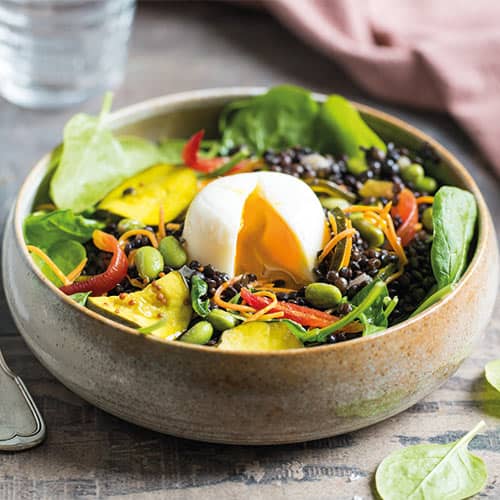 Les lentilles Beluga, oeuf poché et pickles de légumes de Popchef