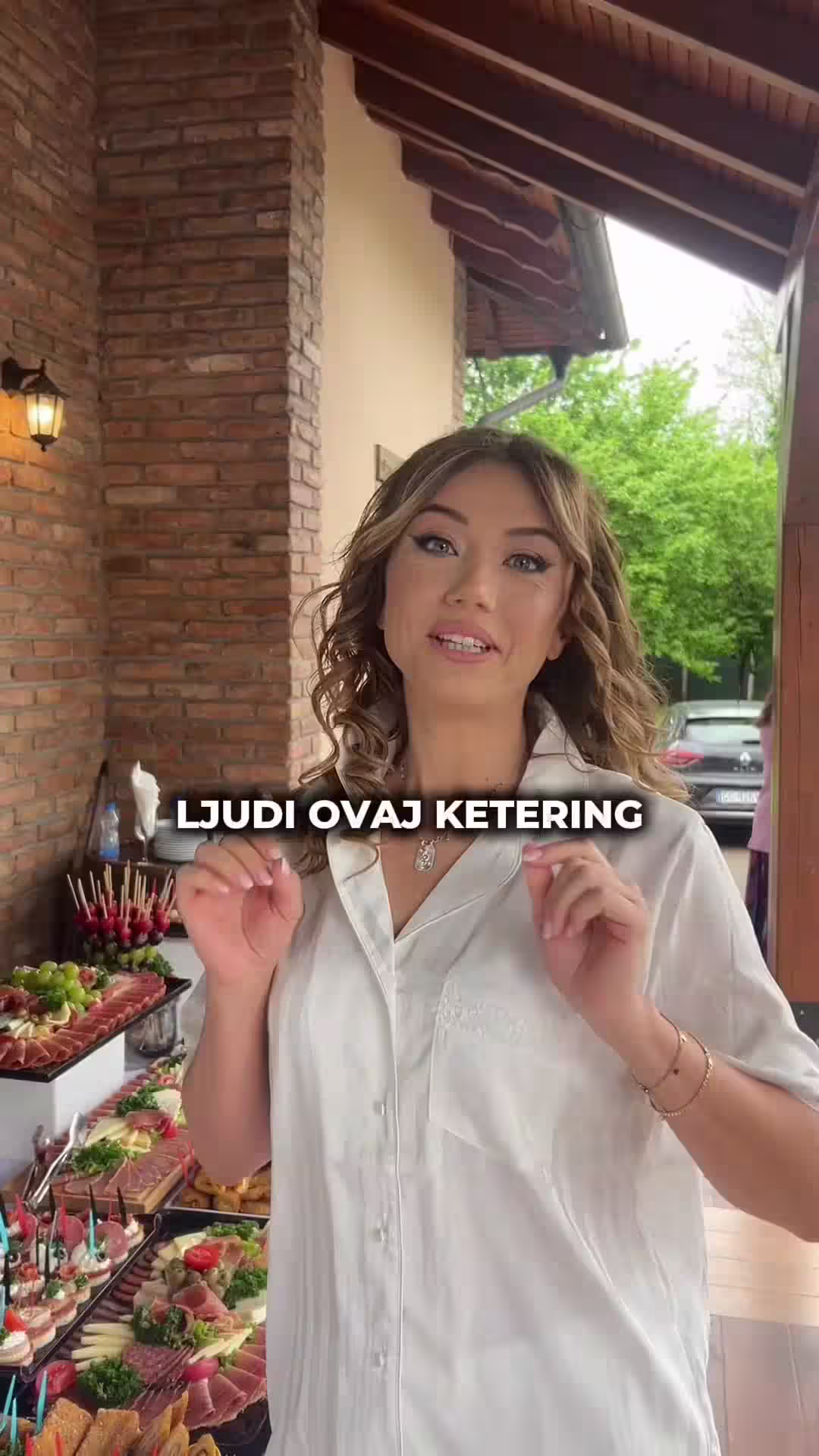 Kremasti kolač od sira sa preljevom od jagode - dio slatkog keteringa Ratatouille u Banjaluci.