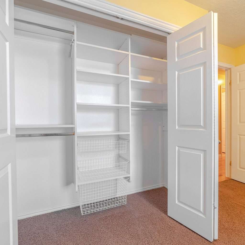 reach in custom closet installation