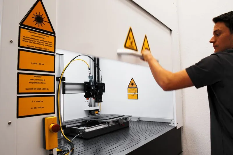 Laser Scanning Überprüfung einer Schweißnaht in der LTCabine