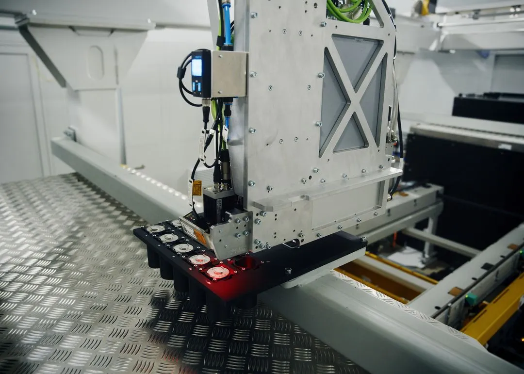 Vollautomatisierte Batterieprüfung - aktiver Laser