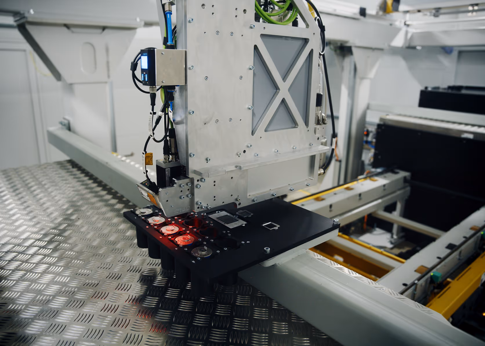 Vollautomatisierte Batterieprüfung - aktiver Laser