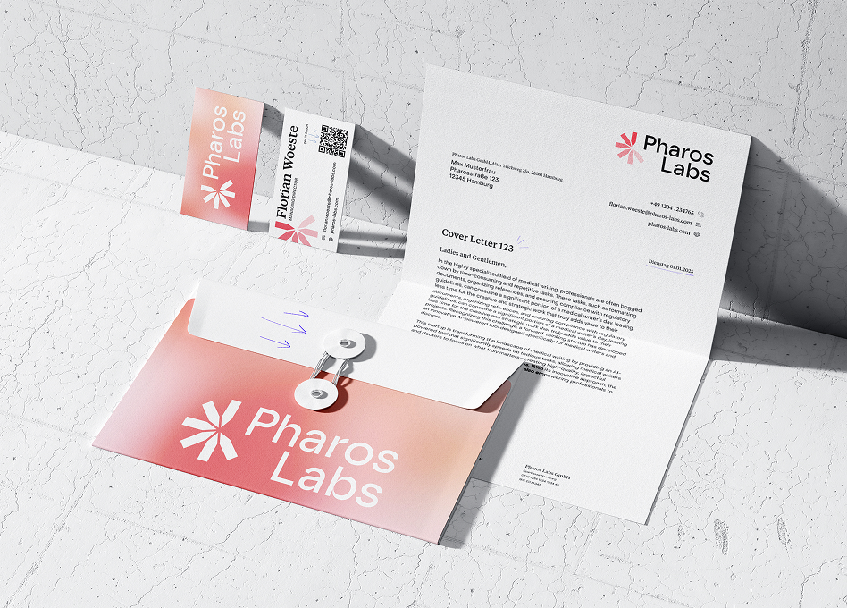 Schreibwaren-Design von Pharos Labs von Studio Tülü mit Visitenkarten, Marken-Briefpapier und Farbverlaufsumschlag.