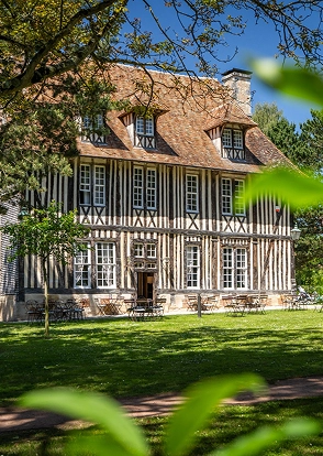 Hôtel Les Portes de Deauville - Elegant residence with swimming pool in the heart of Normandy