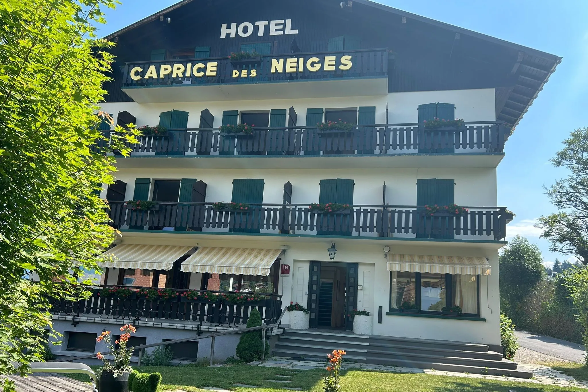 Hôtel Le Caprice des Neiges à Combloux, chalet de charme au cœur des Alpes.