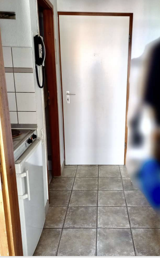 Flur mit Pantry links