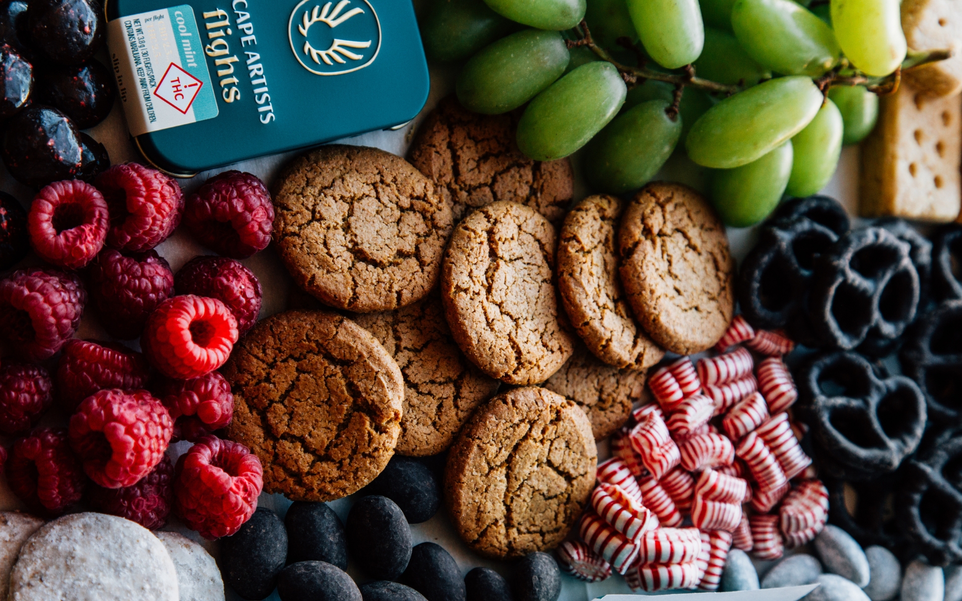 escape artists grazing board with flights