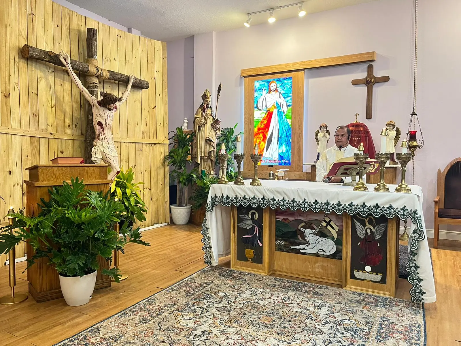image of devotees praying